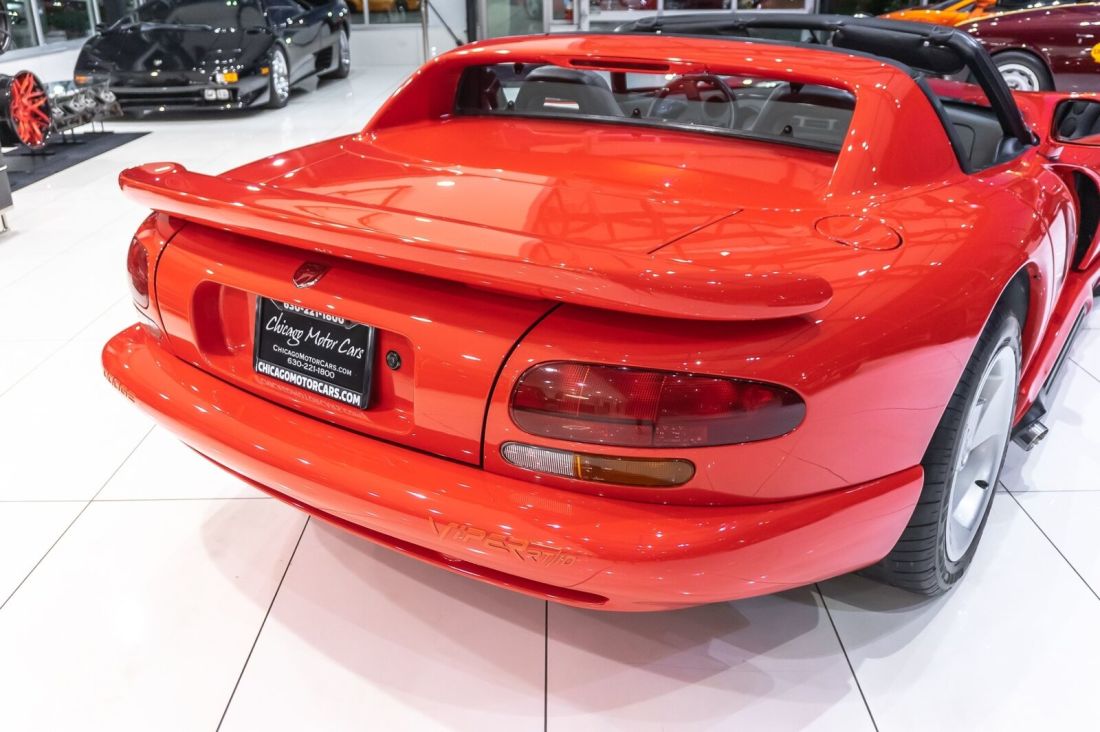 1994 Dodge Viper RT/10 SOFT TOP AND WINDOW INSERTS INCLUDED! 16K MILES! - photo 9