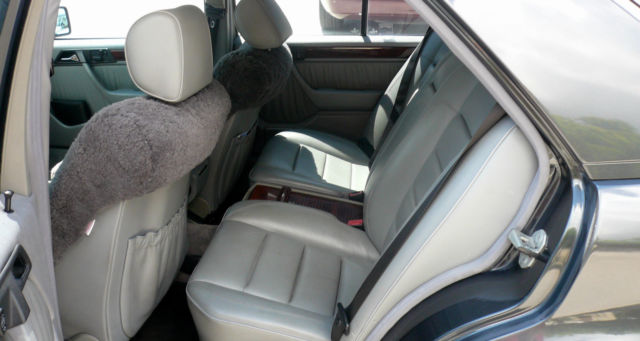 1994 Mercedes-Benz E-Class Sports Sedan - 4 doors - photo 12