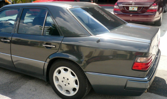 1994 Mercedes-Benz E-Class Sports Sedan - 4 doors - photo 6
