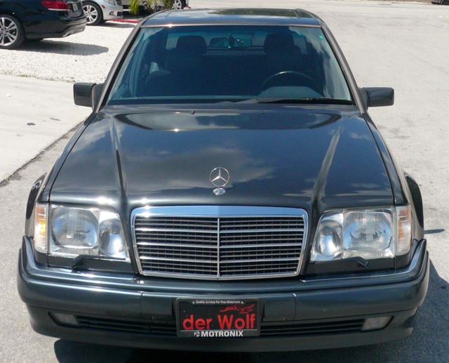 1994 Mercedes-Benz E-Class Sports Sedan - 4 doors - photo 9