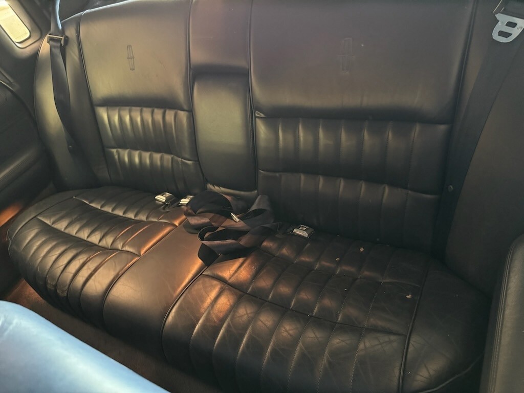 1994 Lincoln Town Car Executive 4dr Sedan Stock Number 111183 - photo 13