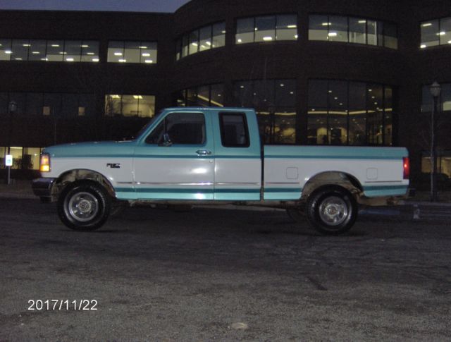 1994 F150 4X4 VERY RARE COLOR NO RESERVE 1994 Ford F-150 XLT