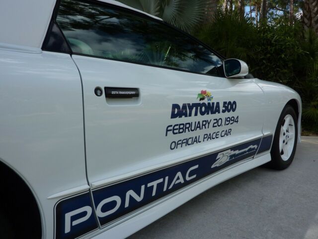 1994 Pontiac Trans Am Daytona 500 Pace Car conv. - photo 3