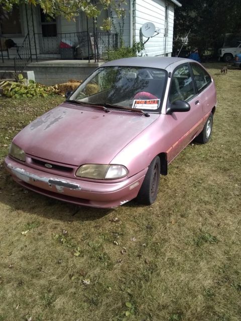 1994 Ford Aspire - photo 2