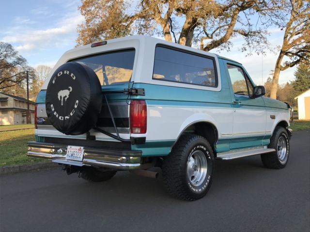 1994 Ford Bronco XLT Sport Utility 2-Door - photo 3