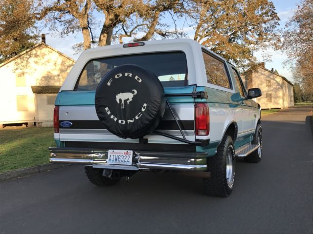 1994 Ford Bronco XLT Sport Utility 2-Door - photo 5