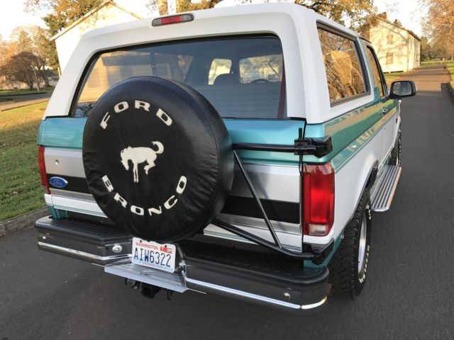 1994 Ford Bronco XLT Sport Utility 2-Door - photo 6