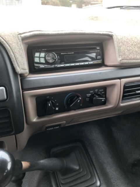 1994 Ford Bronco XL - photo 8