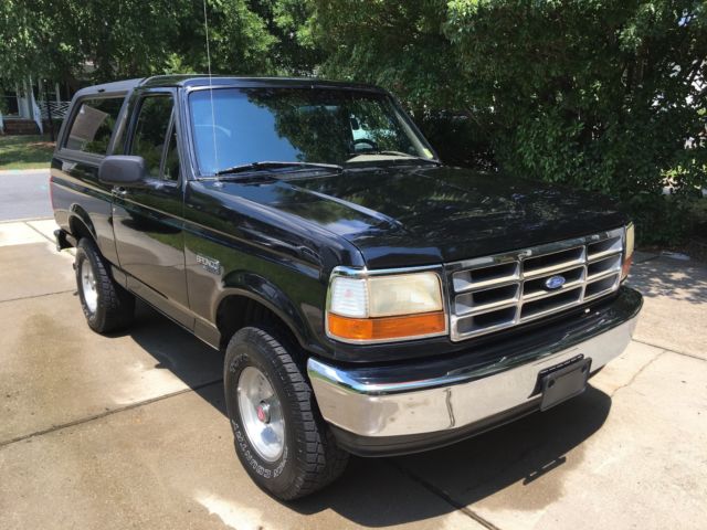 1994 Ford Bronco XL - photo 2