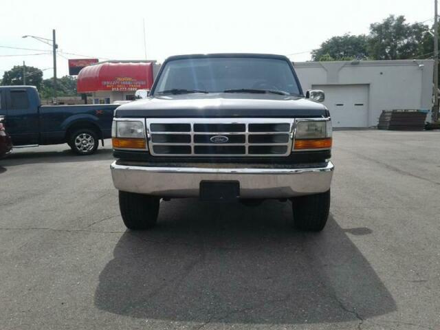1994 Ford Bronco XLT 2dr 4WD SUV - photo 4