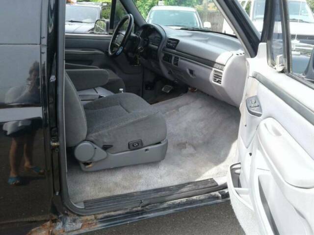 1994 Ford Bronco XLT 2dr 4WD SUV - photo 9