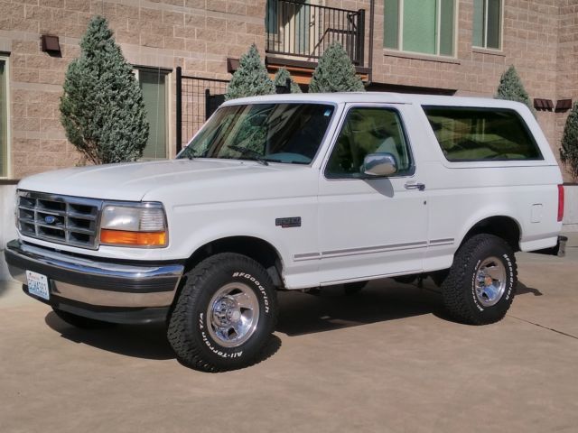 1994 Ford Bronco XLT 4x4 V8 100% Rust Free All Power Options Excellent Condition 1994 Ford Bronco FORD WHITE BRONCO XLT 4X4