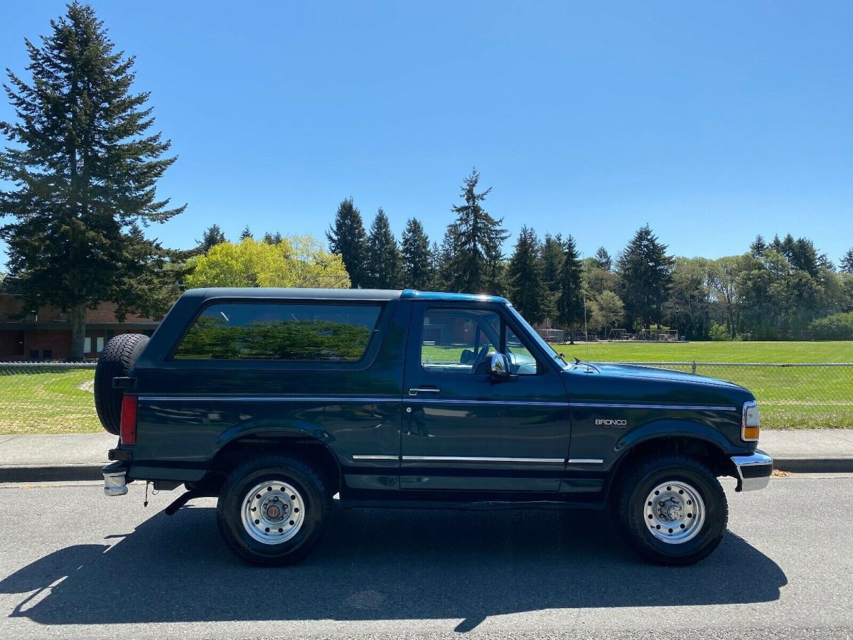 1994 Ford bronco XLT 5.8L 4WD Very Clean STOCK 167,000 MI. RUST FREE No Reserve! 1994 Ford Bronco XLT