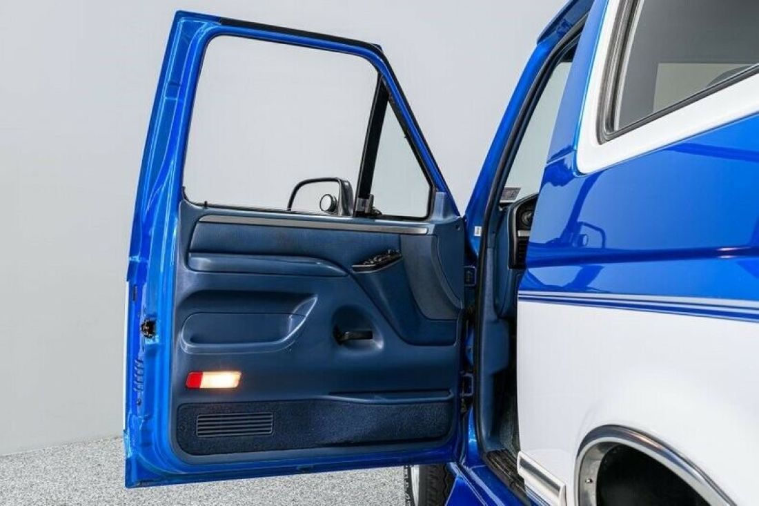 1994 Ford Bronco XLT - photo 10