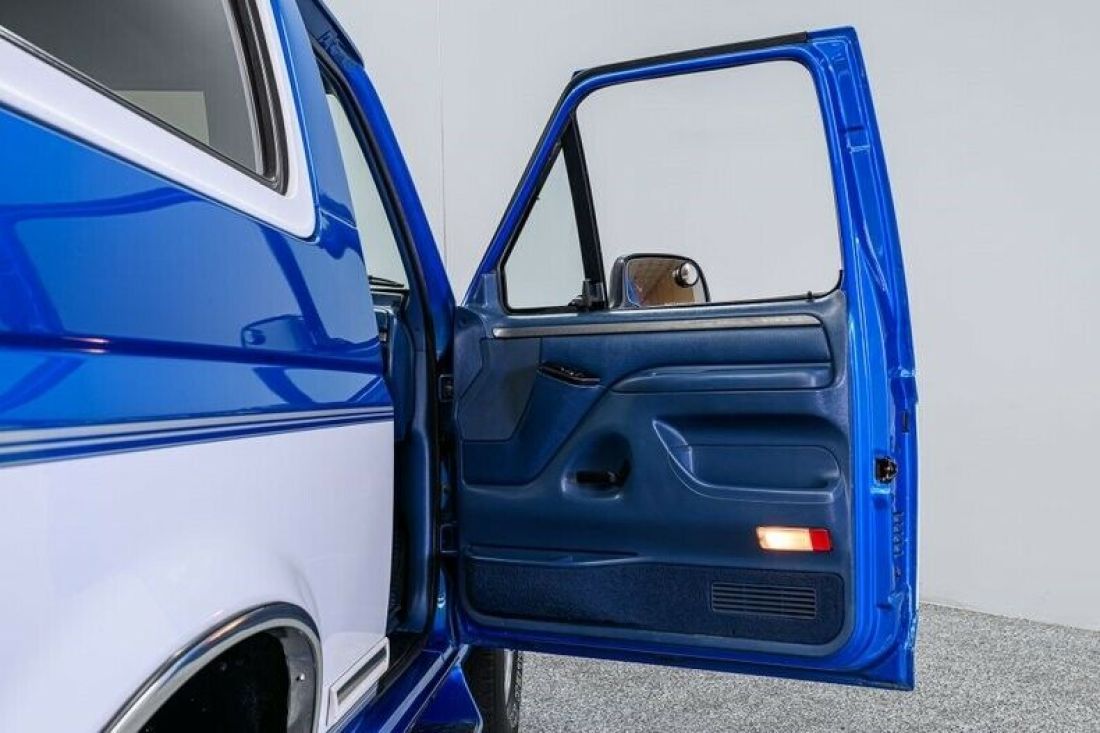 1994 Ford Bronco XLT - photo 11