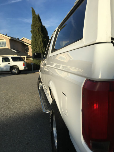 1994 Ford Bronco XLT Sport Utility 2-Door - photo 3