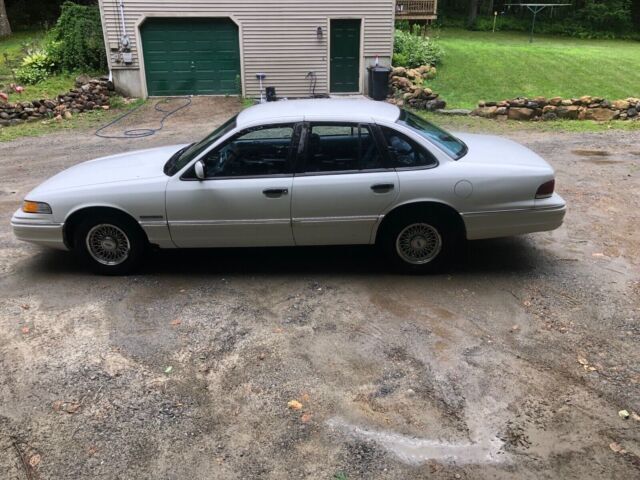 1994 Ford Crown Victoria LX - photo 3