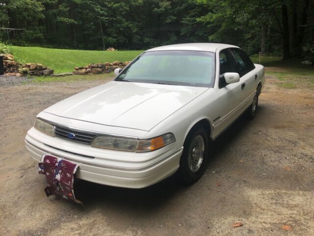 1994 Ford Crown Victoria LX - photo 4