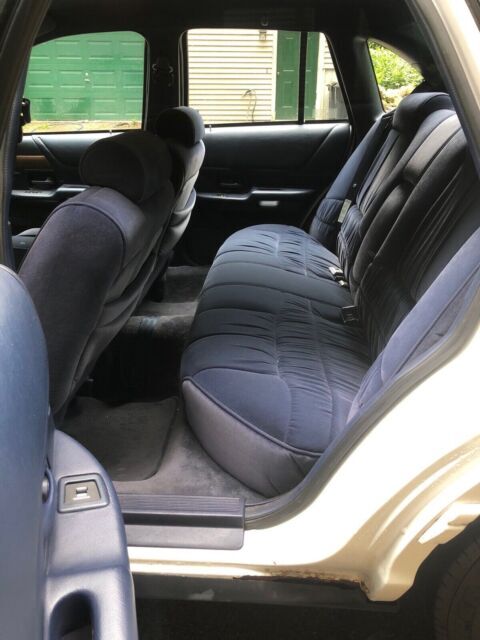 1994 Ford Crown Victoria LX - photo 6
