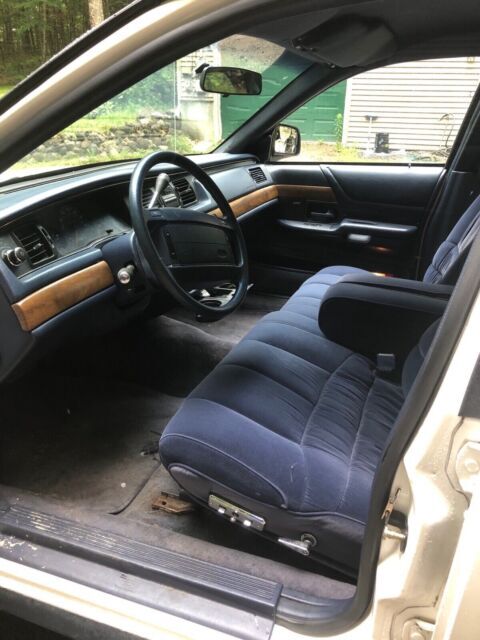 1994 Ford Crown Victoria LX - photo 7