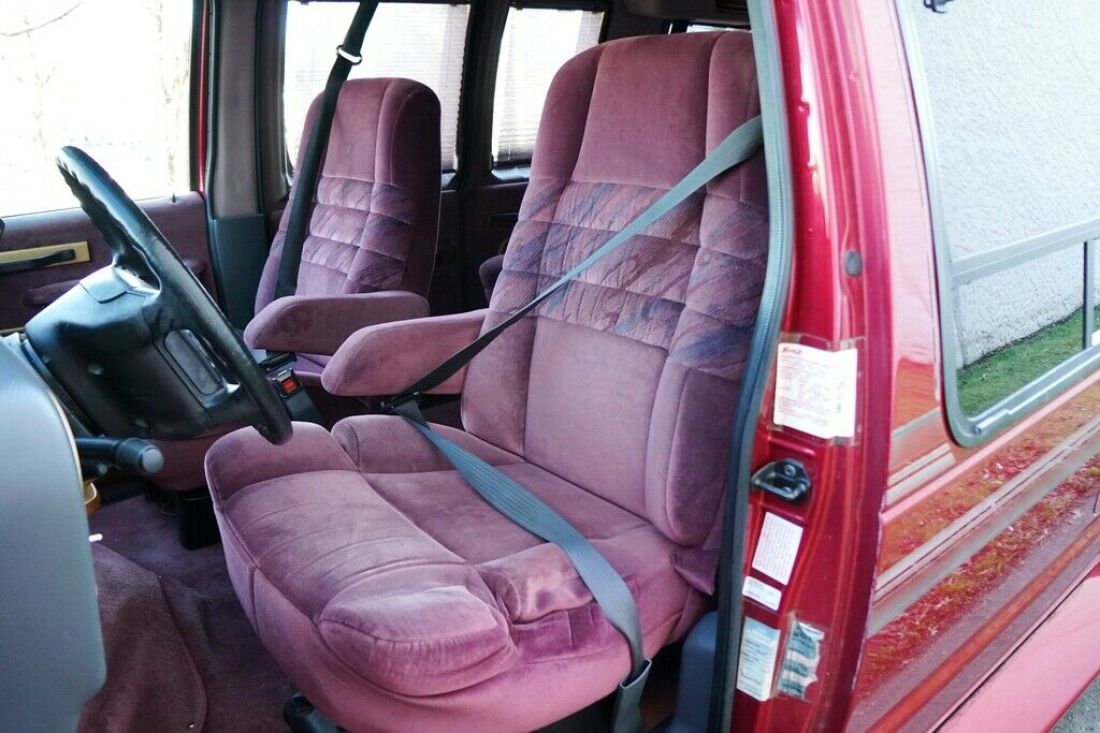 1994 Ford E-Series Van E150 Mark III High-top Conversion - photo 6