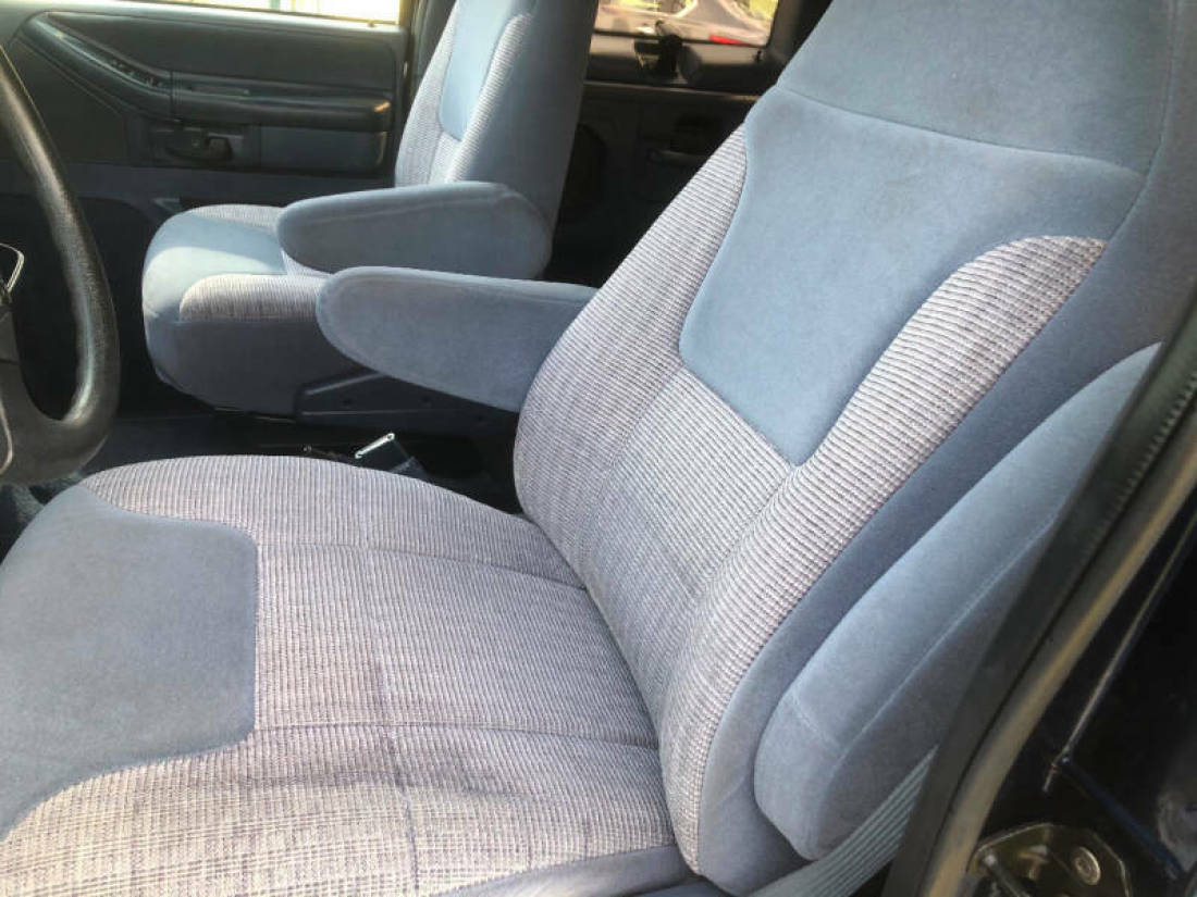1994 Ford E-Series Van XLT 3dr Club Wagon Extended Passenger Van - photo 11
