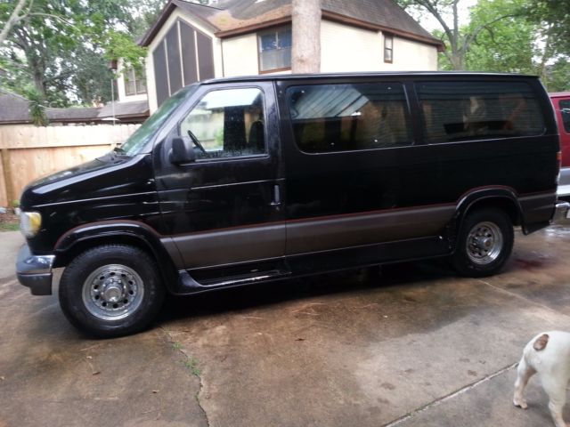 1994 Ford E-Series Van Club Wagon Chateau - photo 2