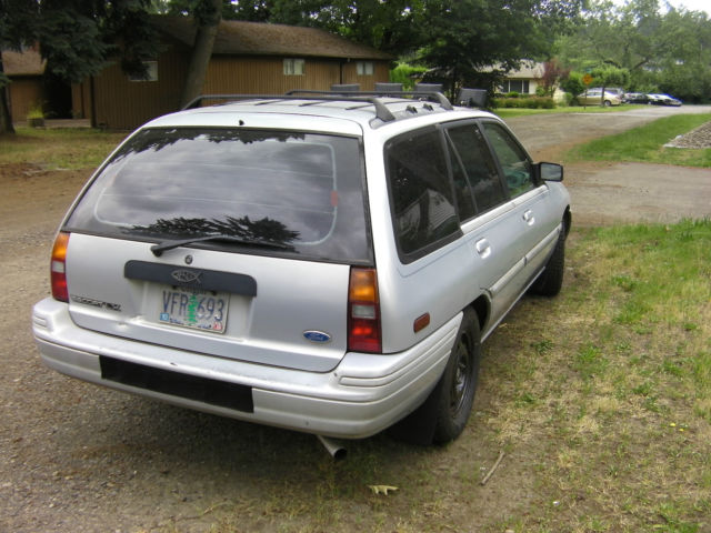 1994 Ford Escort LX - photo 4