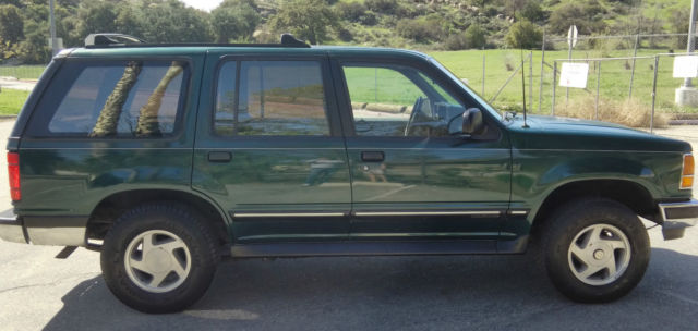 1994 Ford Explorer XLT 4WD 4X4 - photo 2