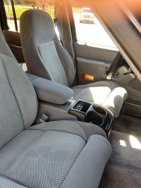 1994 Ford Explorer XLT 4WD 4X4 - photo 6