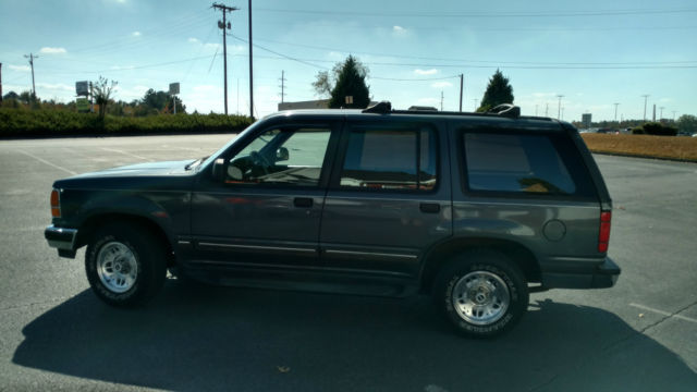 1994 Ford Explorer XLT Sport Utility 4-Door - photo 2