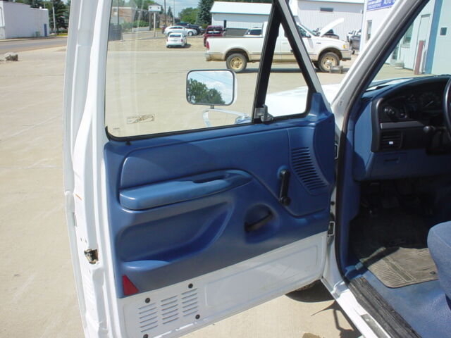 1994 Ford F-150 XL - photo 8