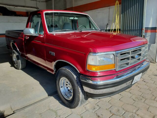 1994 FORD F-150 6CYL, 5 SPEED, FULLY SERVICED, SHORT BED , LOW MILES EXCELLENT 1994 Ford F-150