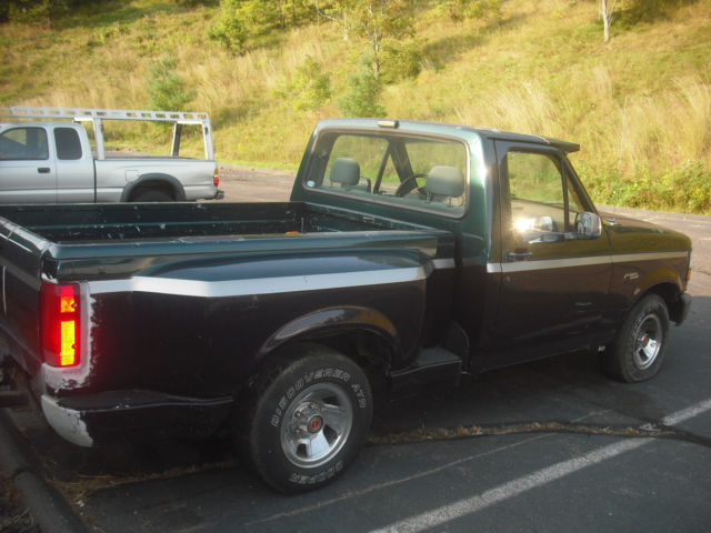 1994 Ford F-150 XL Standard Cab Pickup 2-Door - photo 4