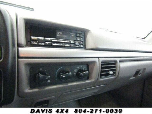 1994 Ford F-150 XLT Extended Cab Short Bed 4X4 Pick Up - photo 11