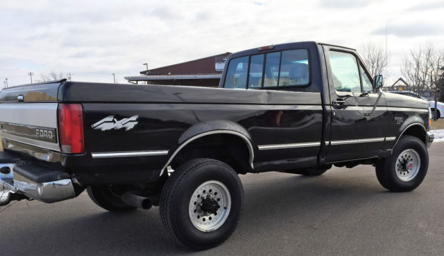 1994 Ford F-250 XLT Standard Cab Pickup 2-Door - photo 3