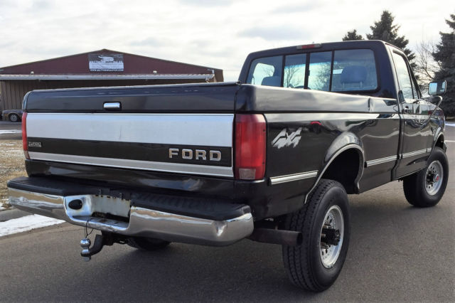 1994 Ford F-250 XLT Standard Cab Pickup 2-Door - photo 5