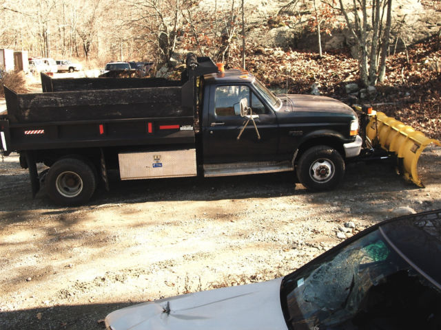 1994 Ford F-350 XL Cab & Chassis 2-Door - photo 3