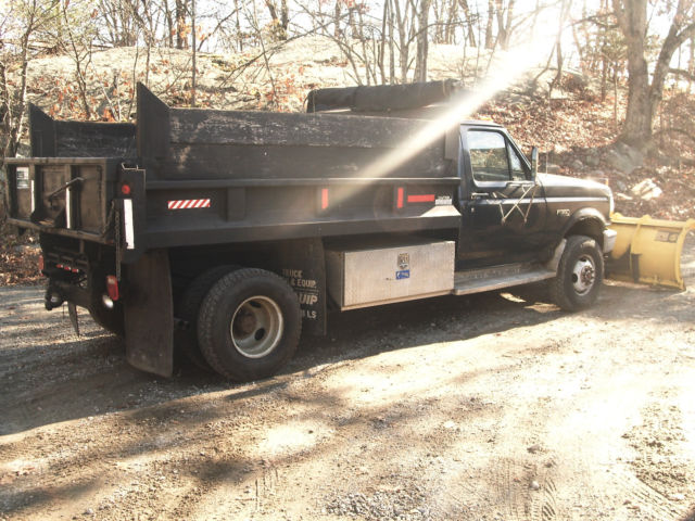1994 Ford F-350 XL Cab & Chassis 2-Door - photo 4