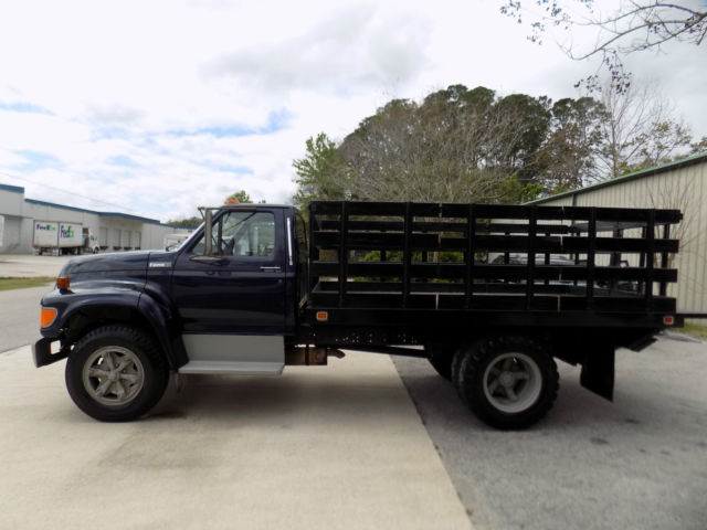 1994 Ford F 700 Truck . Only 13 k Original miles Like new Power lift gate 429 en 1994 Ford F-350 ford F 700