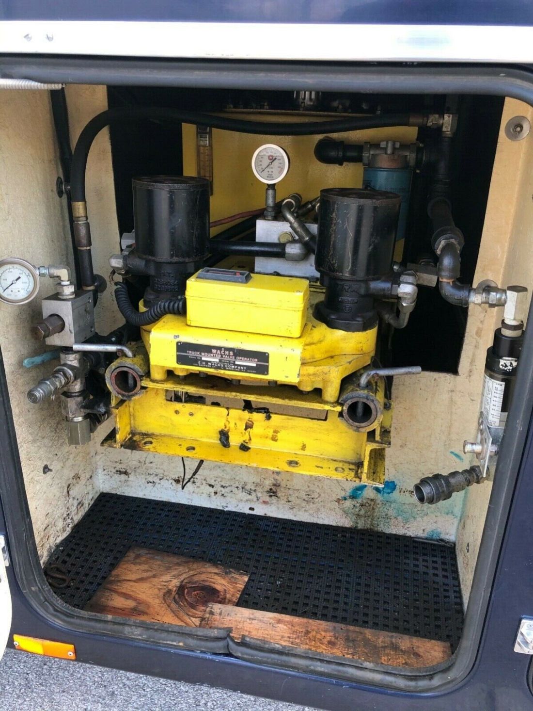 1994 Ford F-450 - photo 12