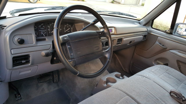 1994 Ford F-150 XLT 4X4 SHORT BED BEAST CALIFORNIA RUST FREE TRUCK - photo 13