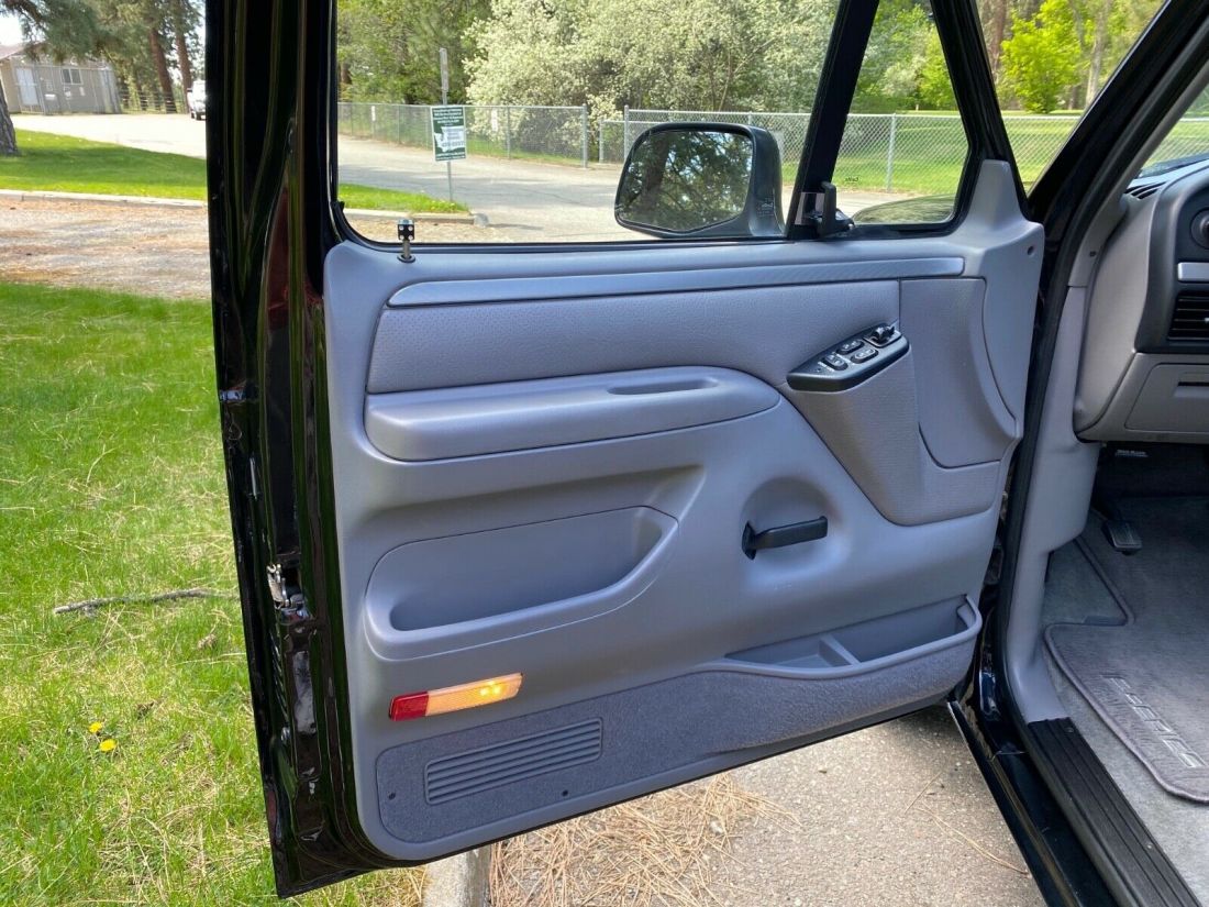 1994 Ford F-150 RARE ONLY 22,825 ACTUAL MILES LIKE NEW 2-OWNER - photo 13