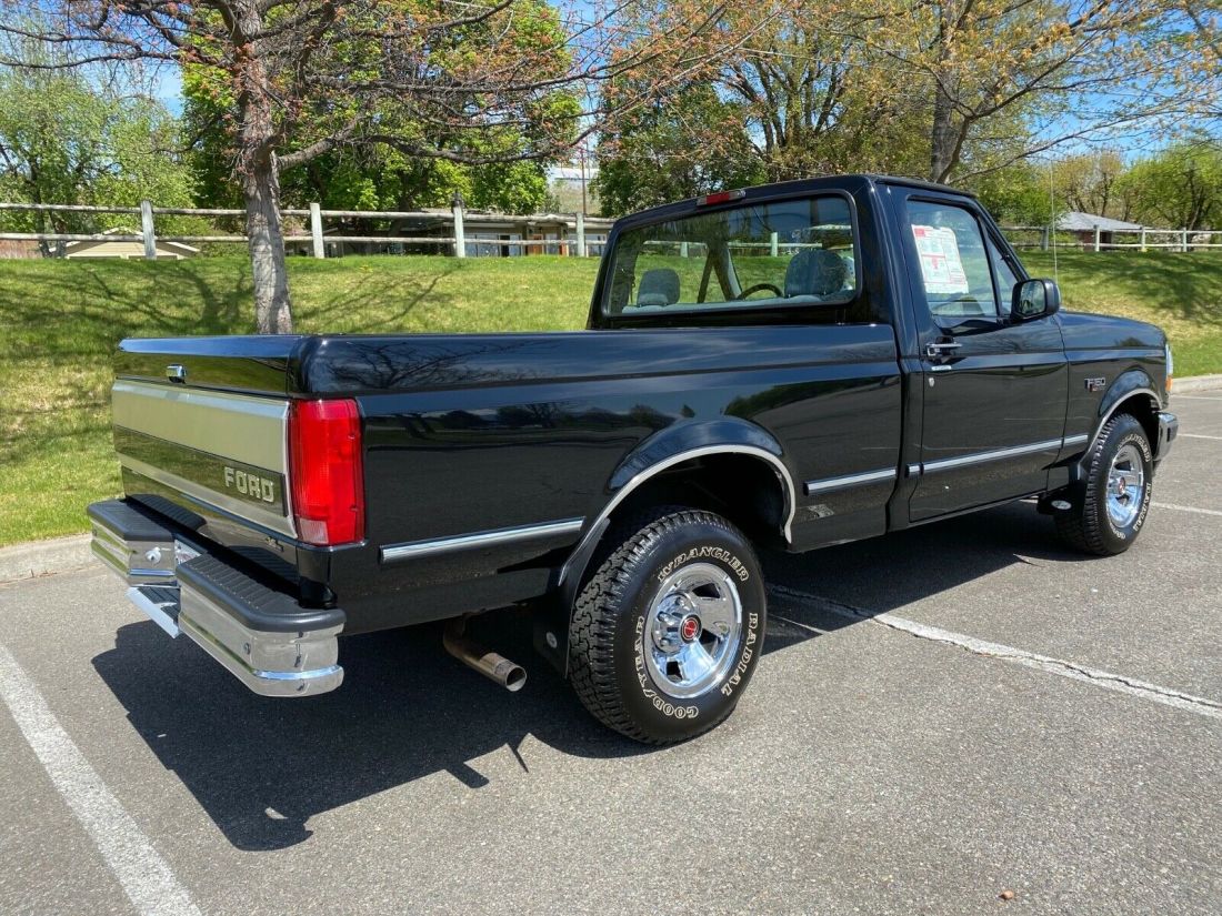 1994 Ford F-150 RARE ONLY 22,825 ACTUAL MILES LIKE NEW 2-OWNER - photo 3