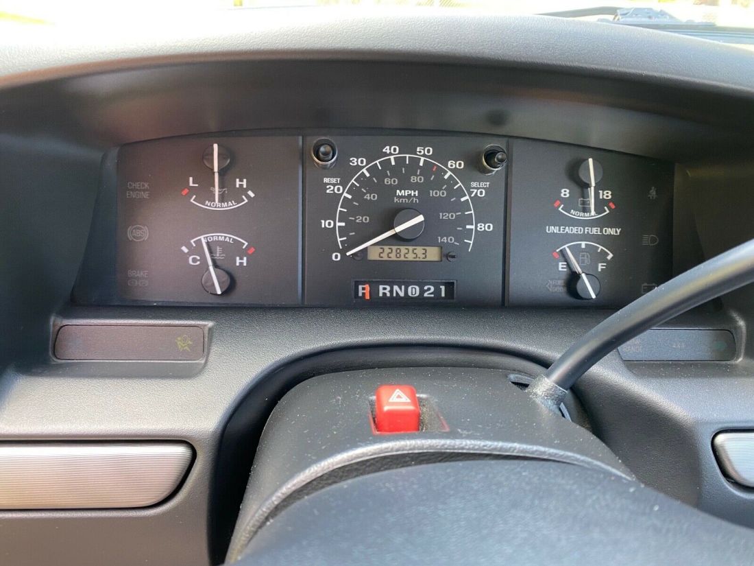 1994 Ford F-150 RARE ONLY 22,825 ACTUAL MILES LIKE NEW 2-OWNER - photo 9