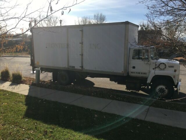 1994 Ford L8000 N/A - photo 3