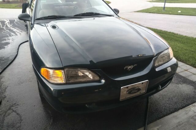 1994 Ford Mustang Coupe (SN-95 3.8L V6) 1994 Ford Mustang