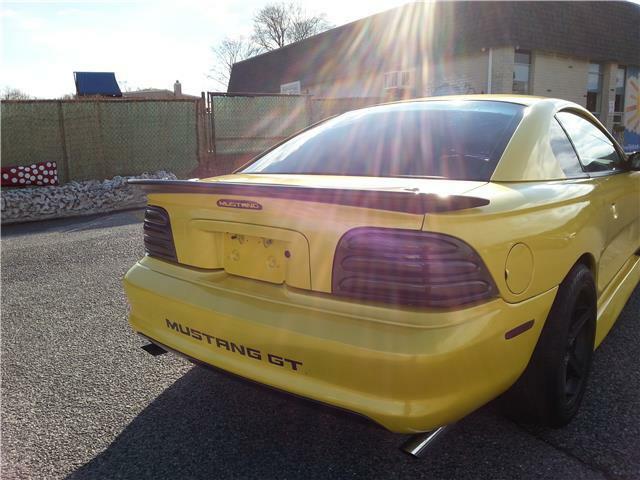 1994 Ford Mustang GT - photo 11