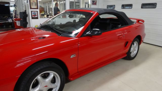 1994 Ford Mustang GT - photo 8