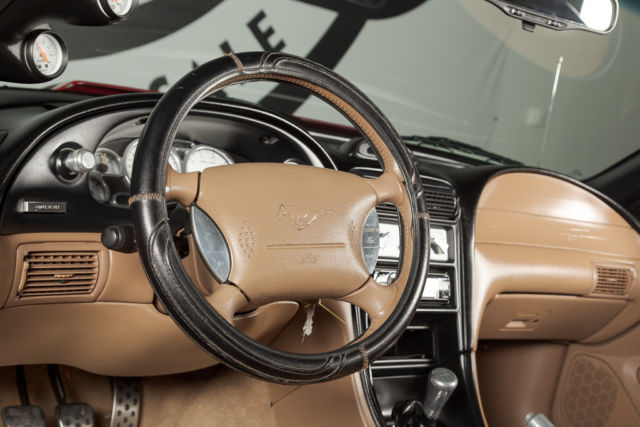 1994 Ford Mustang GT convertible - photo 2